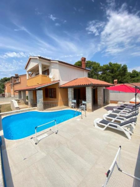 Ferienhaus mit Privatpool für 6 Personen ca 111 qm in Medulin, Istrien Südküste von Istrien